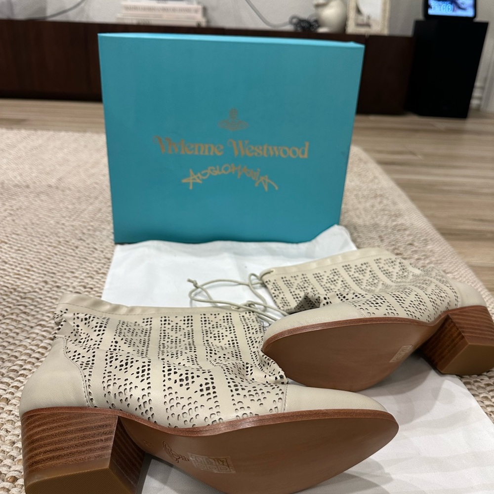Vivienne Westwood Cream Perforated Leather Ankle Booties. NEW WITH BOX - Picture 3 of 10